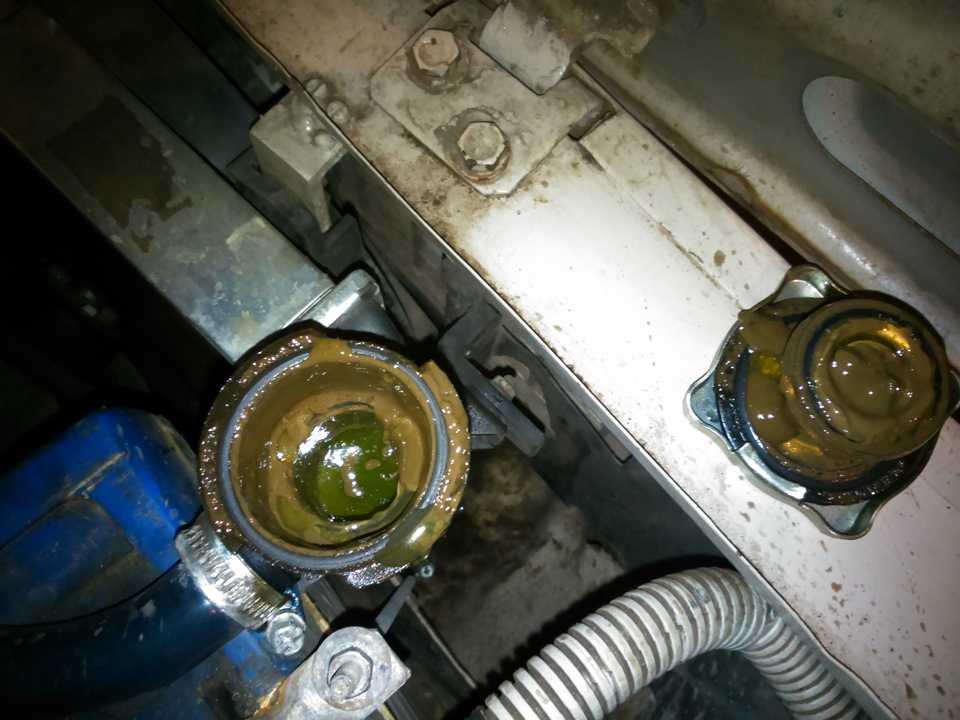 Причина попадания тосола в масло двигателя ваз 2106