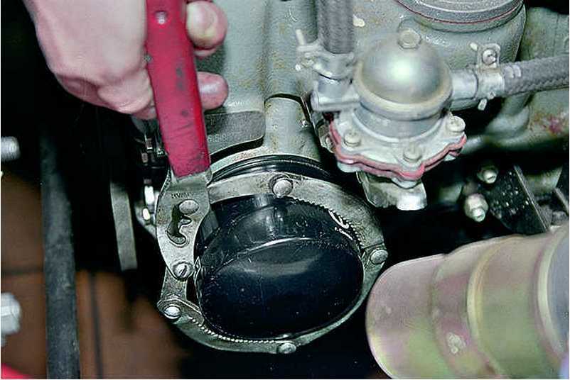 Как поменять масло в двигателе на ваз 2104