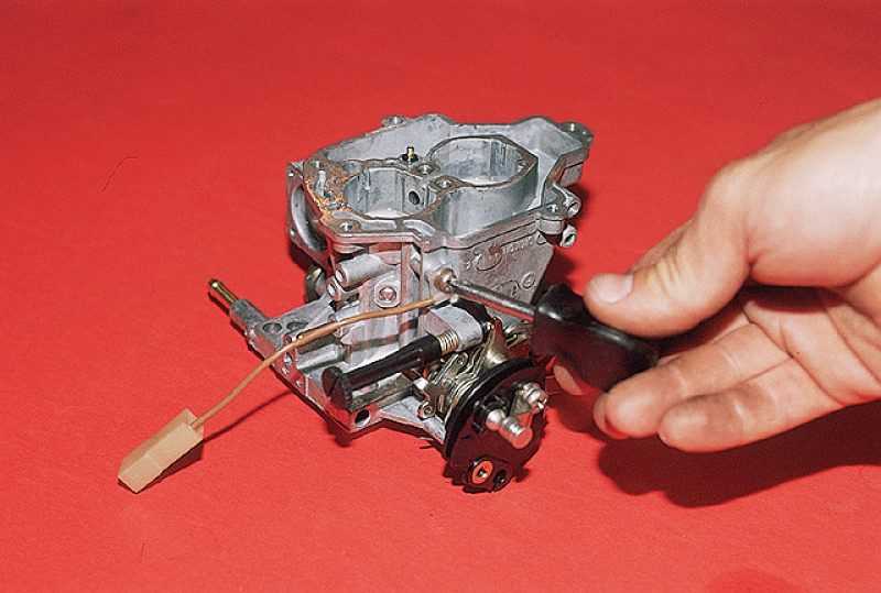 Ваз 2108 троит двигатель карбюраторный