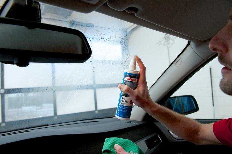 Почему потеют окна в машине в дождь