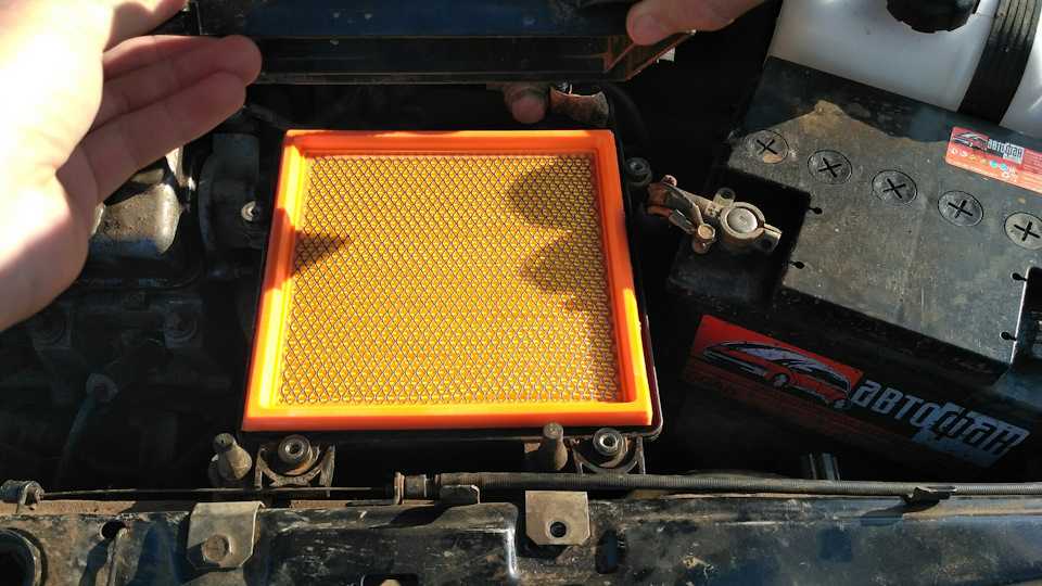 Как поменять воздушный фильтр на лада