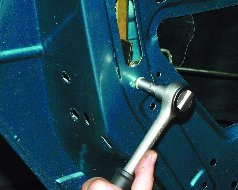 Ремонт передней двери автомобиля ваз-2110