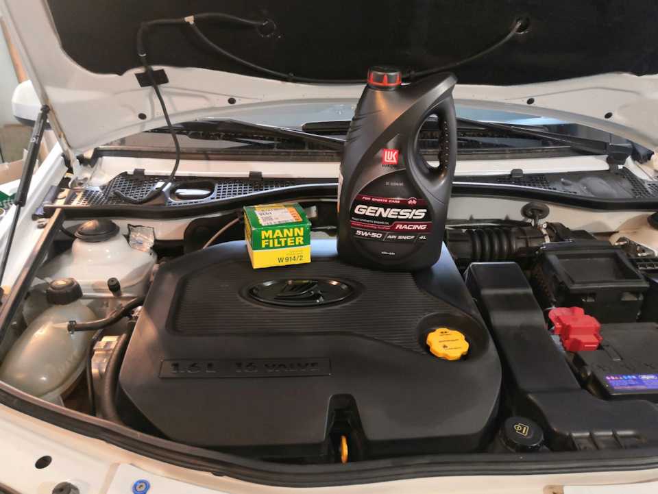 Лада ларгус — замена масла в 8-клапанном двигателе и масляного фильтра — журнал за рулем