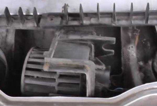 Перестань дуть холодным воздухом: как заставить печку работать на горячем двигателе