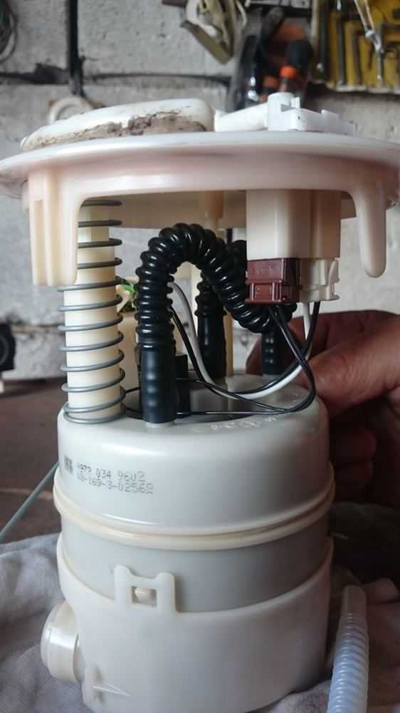 Инструкция по замене топливного фильтра lada granta своими руками