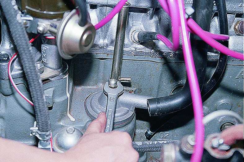 Порядок замены моторного масла двигателя ваз 2105. какое масло заливать в двигатель, кпп и мосты на зиму в ваз