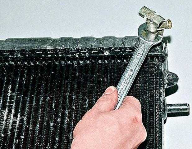 Как поменять радиатор охлаждения на ваз 2107