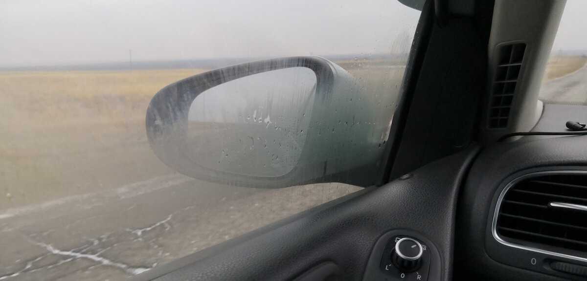 Почему потеют стекла в автомобиле и как с этим бороться. почему потеют окна в машине изнутри и что делать в таком случае почему потеют окна в машине изнутри зимой