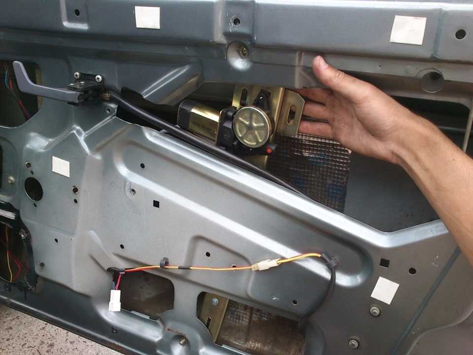 Установка электрических стеклоподъемников гранат на ваз-2110 в передние двери. иллюстрированная инструкция