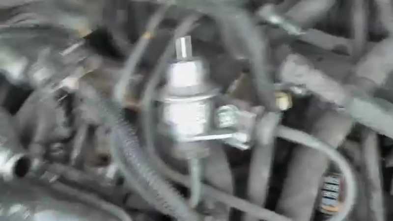 При резком нажатии на педаль газа двигатель троит в чем причина