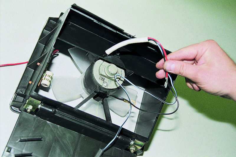 Как самостоятельно снять радиатор печки и не замерзнуть в своем жигуленке?