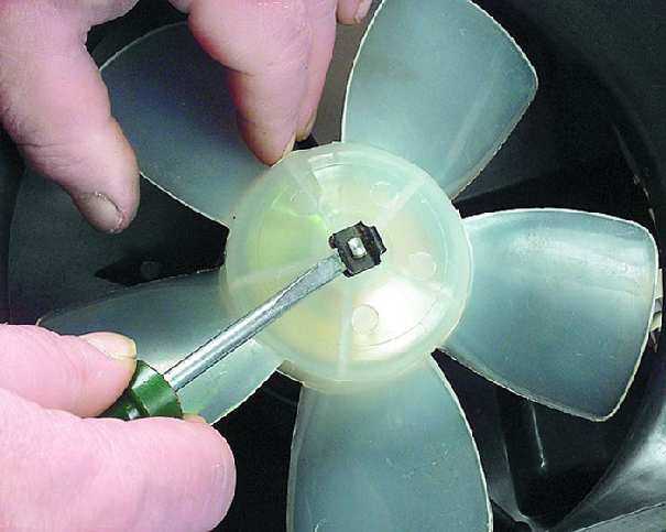 Как вытащить вентилятор печки ваз 2114