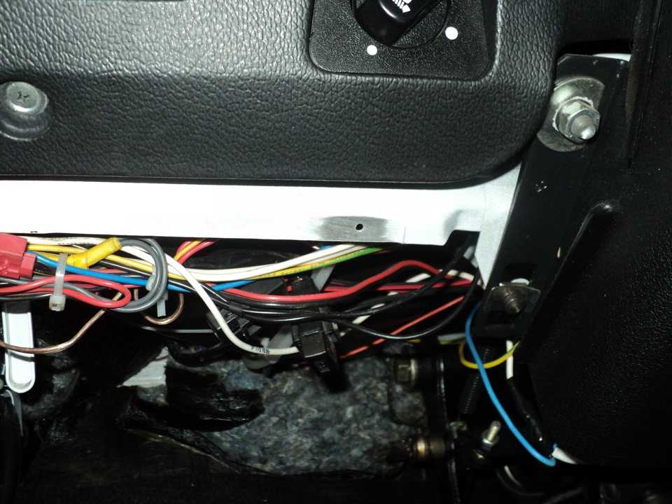 Как отключить сигнализацию на машине полностью, чтоб завелся двигатель, включить после отключения?