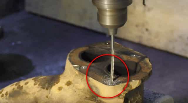 Как вытащить сломанную шпильку из блока двигателя?
